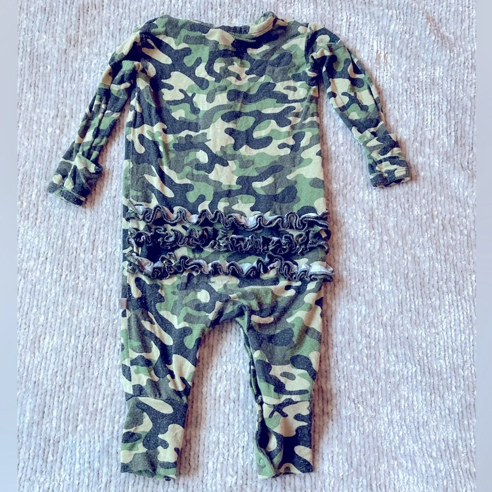 Posh‎ Peanut Cadet long sleeve ruffled Henley romper, 0-3 months